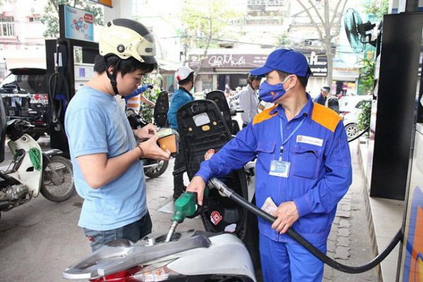 Xăng tăng giá lần thứ 5 liên tiếp
