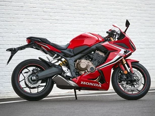 Những sportbike 600 phân khối đáng mua tại Việt Nam