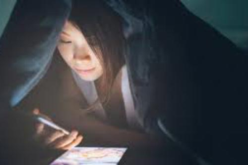 Dùng điện thoại nhiều đến mấy cũng phải tránh 2 thời điểm bức xạ tăng gấp 1000 lần kẻo ung thư não, mất mạng