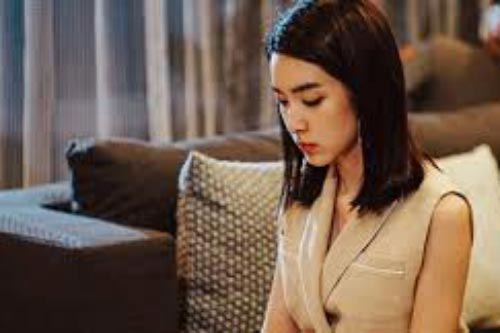 Hì hụi chưng tổ yến cho chồng tẩm bổ, nhưng tôi đánh rơi cả bát khi nghe thấy cuộc trò chuyện của anh với mẹ