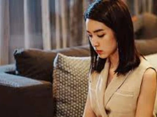 Hì hụi chưng tổ yến cho chồng tẩm bổ, nhưng tôi đánh rơi cả bát khi nghe thấy cuộc trò chuyện của anh với mẹ