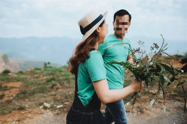 Mẹ bạn trai mời tôi đến nhà dùng bữa ngày cận Tết, nhưng khi vừa mở tủ bát đũa ra tôi đã sốc óc rồi lạnh gáy với câu nói chát chúa đằng sau - Ảnh 1.