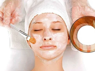 Làm trắng da chỉ bằng cách dùng mặt nạ sữa tươi