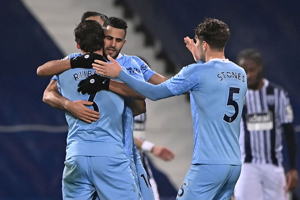 'Vùi dập' West Brom, Man City soán ngôi đầu của M.U