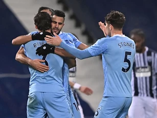 'Vùi dập' West Brom, Man City soán ngôi đầu của M.U
