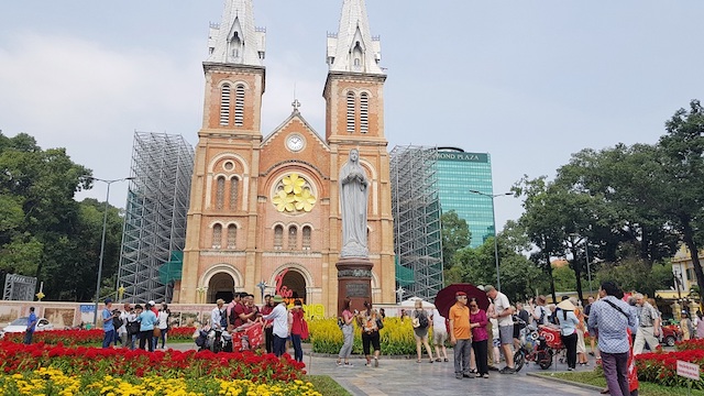 Du lịch TP.HCM chịu nhiều tác động nặng nề của dịch COVID-19, xác định sẽ tập trung vào thị trường nội địa trong năm 2021. Du lịch TP.HCM chịu nhiều tác động nặng nề của dịch COVID-19, xác định sẽ tập trung vào thị trường nội địa trong năm 2021.