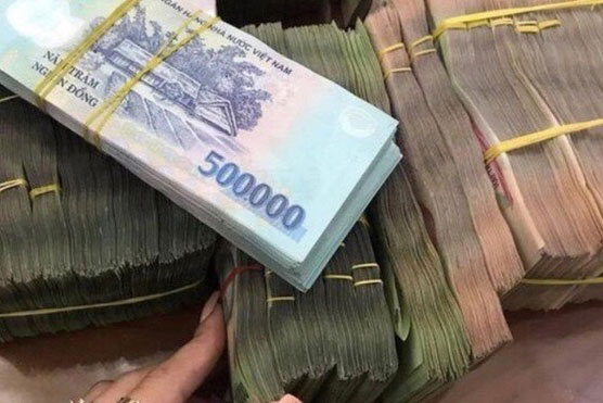 'Soi' lương và thưởng Tết của nhân viên ngân hàng