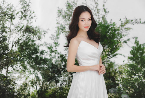 Dương Cẩm Lynh bất ngờ tung bộ ảnh mặc váy cưới