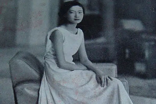 Hoàng hậu Nam Phương - Một tuổi thơ nhung lụa, cuộc đời bão giông