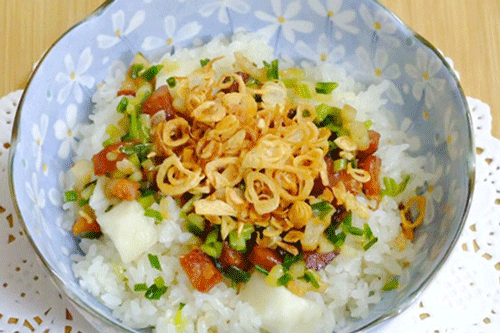 Bí quyết nấu xôi sắn mỡ hành thơm bùi cho bữa sáng ngày Đông