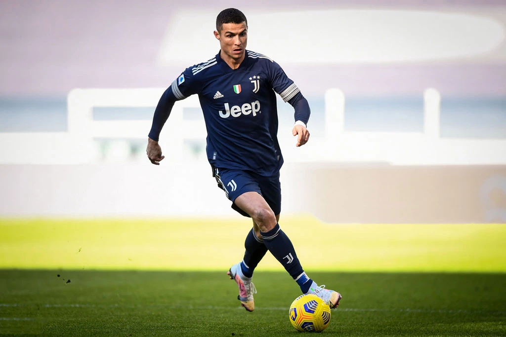 Tiền đạo: Cristiano Ronaldo (Real Madrid, Juventus).