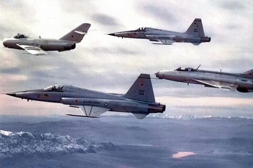 Người Mỹ bí mật sử dụng máy bay Liên Xô để huấn luyện chiến đấu