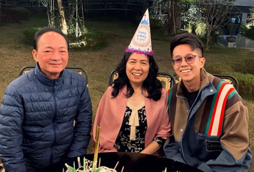 CEO Matt Liu đến chúc mừng sinh nhật mẹ Hương Giang idol