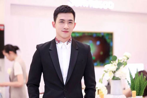 Võ Cảnh: 'Không có gì lạ khi ai đó khen tôi đẹp trai'