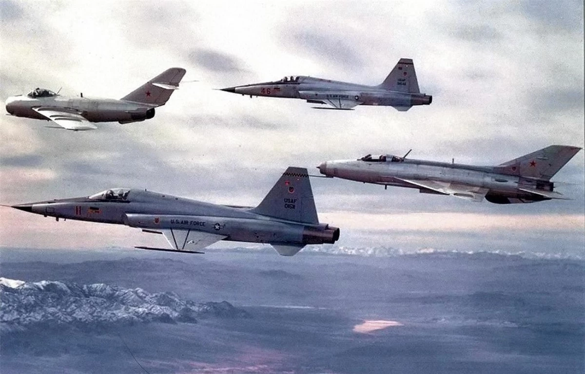 Các máy bay Mỹ và máy bay Liên Xô của Phi đội Kiểm tra và Đánh giá số 4477; Nguồn: RBTH