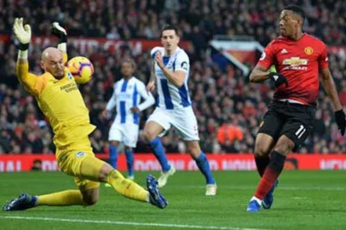 Fan MU thi nhau 'ném đá' Anthony Martial sau trận Quỷ đỏ thua sốc Sheffield United