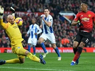 Fan MU thi nhau 'ném đá' Anthony Martial sau trận Quỷ đỏ thua sốc Sheffield United