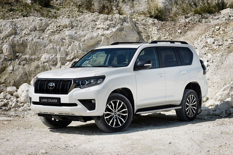 Top 10 xe SUV động cơ V8 tốt nhất năm 2021: Toyota Land Cruiser đầu bảng