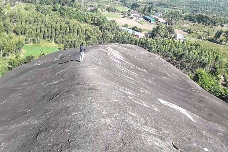 Đá voi Yang Tao và những truyền thuyết ly kỳ