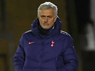 Mourinho buộc phải từ bỏ chiến thuật mới ở đại chiến với Liverpool