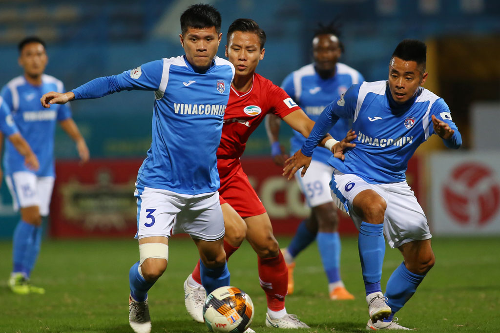 Hoãn trận Than Quảng Ninh - TP.HCM vì COVID-19