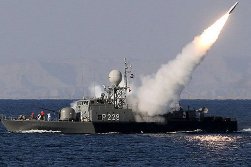 Cận cảnh sức mạnh của chiến hạm lớn nhất Iran trong cuộc tập trận tên lửa trên biển