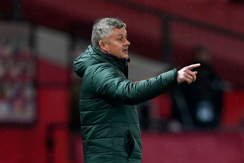 M.U thua đội bét bảng, HLV Solskjaer chỉ trích trọng tài