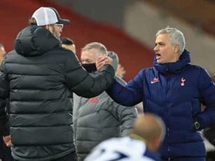 Mourinho: 'Tôi tiến hóa hơn và không là bạn với Klopp'