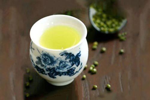 Công dụng tuyệt vời của nước đậu xanh rang đối với sức khỏe