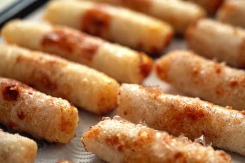 CLIP: Cách làm nem rán giòn rụm cho ngày Tết thêm ý nghĩa