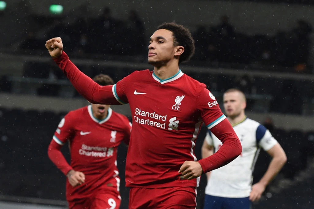 Hậu vệ phải: Trent Alexander-Arnold (Liverpool).