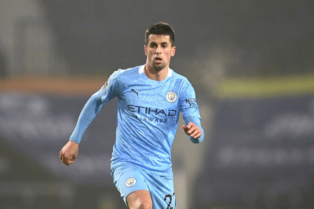 Hậu vệ trái: Joao Cancelo (Man City).