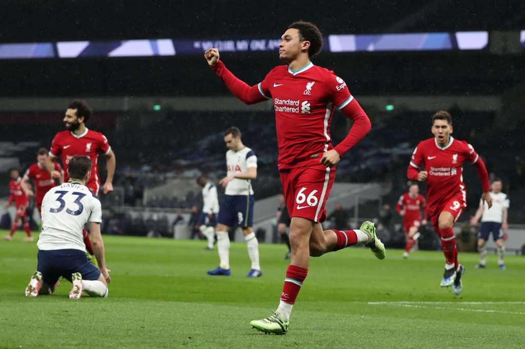 Hàng công thăng hoa, Liverpool dễ dàng 'vùi dập' Tottenham