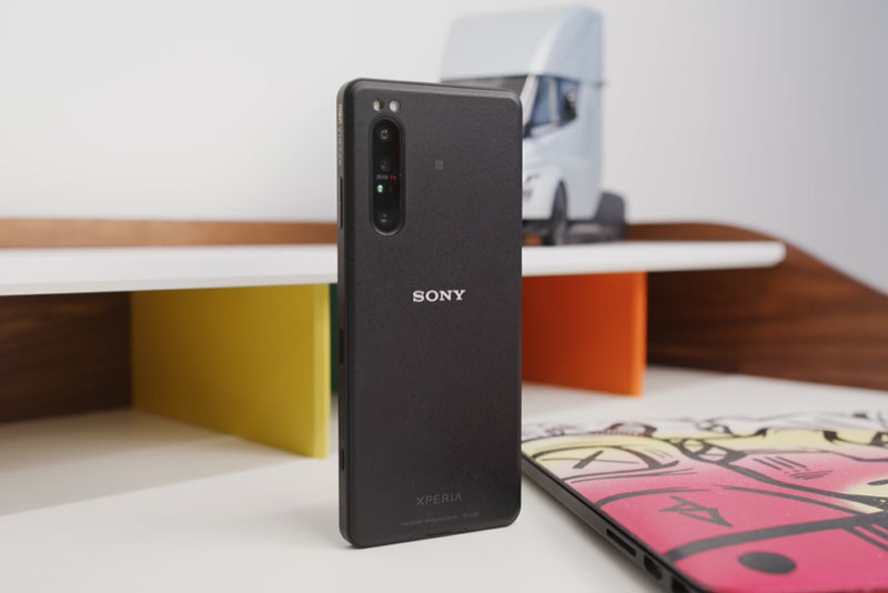 Smartphone Sony cấu hình lỗi thời, giá cao gấp 2,27 lần iPhone 12 Pro Max