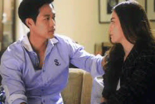 Chồng đưa đơn ly hôn vì ngán ngẩm cô vợ "hiền lành, yếu đuối", ai ngờ chỉ qua một đêm mà phản ứng của cô lập tức khiến anh ta phải "bái phục"