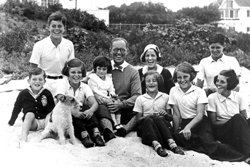 Bí ẩn về 'lời nguyền Kennedy' trong gia tộc vĩ đại của nước Mỹ