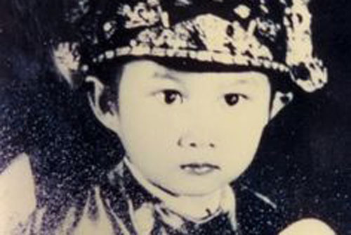 Mãi xuýt xoa về vẻ đẹp các hoàng tử thế giới nhưng ít ai biết Việt Nam cũng có 1 thái tử đẹp thế này