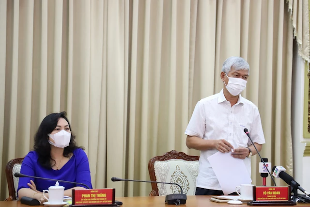 Ông Võ Văn Hoan, Phó Chủ tịch UBND TP.HCM chủ trì cuộc họp trực tuyến Ban chỉ đạo phòng chống Covid-19 trưa 30/1. Ảnh: TTBC.