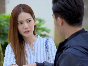 Nửa đêm chồng biến mất, tôi sốc nhìn cảnh tượng trên bãi cát