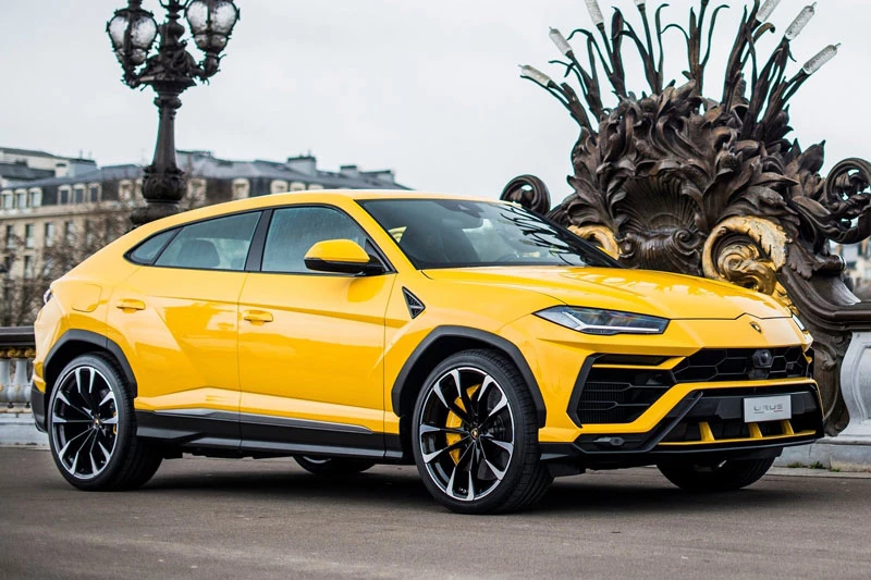 1. Lamborghini Urus.