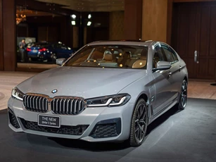 Khám phá BMW 5-Series 2021, giá hơn 2,3 tỷ đồng tại Đông Nam Á