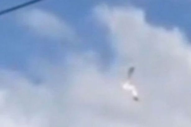 Hai UFO bí ẩn nổ tung trên bầu trời quê hương Tổng thống Putin