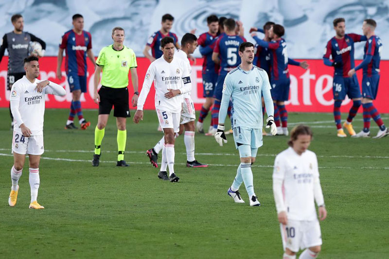 Real có thể thanh lý nguyên một đội hình sau mùa này, bao gồm cả Zidane