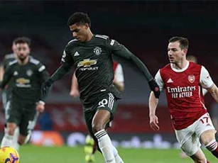 Solskjaer hét to chê hậu vệ Arsenal không biết phòng ngự