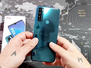 Trên tay smartphone 4 camera sau, pin 5.000 mAh, RAM 4 GB, giá ‘mềm’