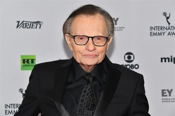 Cuộc đời với 'trái tim không ngủ yên' của huyền thoại truyền hình Larry King  - ảnh 1