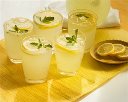 Uống canh muốn là một trong các cách giải rượu đơn giản được nhiều người dùng