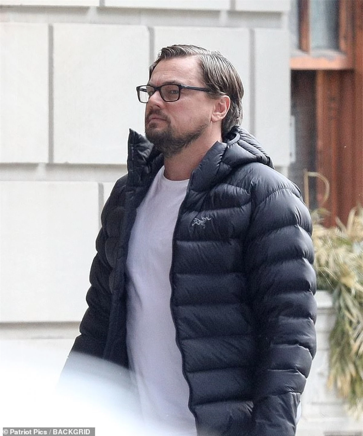 Leonardo DiCaprio xuất hiện trên phim trường "Don't Look Up" ở Boston vừa qua.