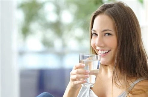 Uống nước giúp bạn giảm cân