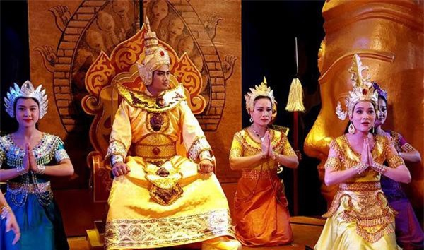 Những hoàng hậu, công chúa có số phận đặc biệt trong sử Việt - Hình 6 Nhung hoang hau, cong chua co so phan dac biet trong su Viet-Hinh-6